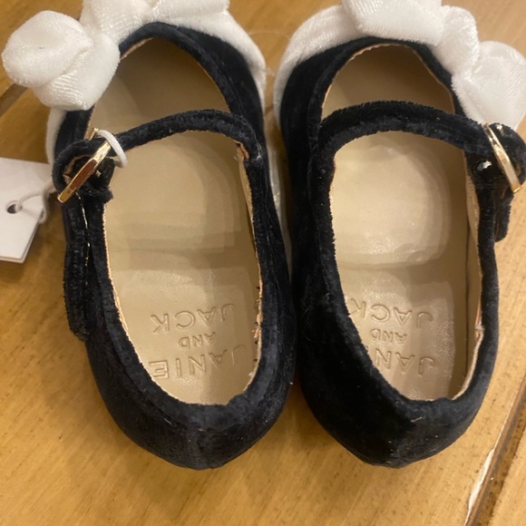 Janie & Jack Infant Girls Velvet Black Flats Dress Shoes New size 4 - Picture 8 of 9